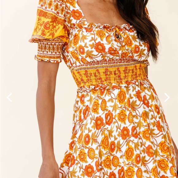 Saints + Secrets - SUMMER IN PARIS PUFF SLEEVE OPEN BACK DRESS FLORAL PRINT - Picture 5 of 9
